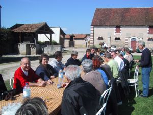cliquez pour voir la photo des affams en 800x600 (101Ko)